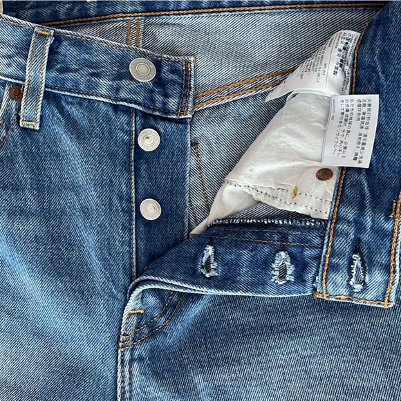 LEVI’S Wedgie Straight Raw Hem Medium Wash High Waisted Jeans - Picture 9 of 14